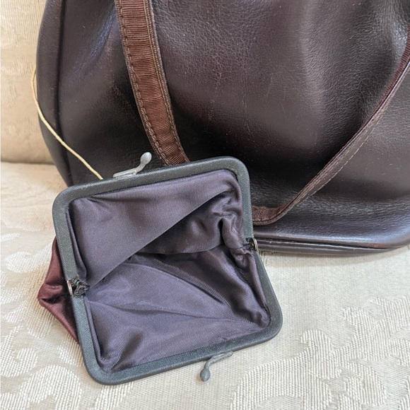 Vintage Kiss lock brown leather purse - Picture 9 of 11